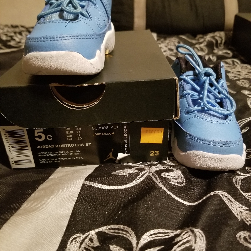 Toddler boy Nike's
